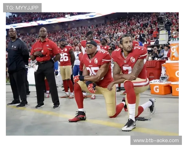 WNBA球星集体参与反种族歧视公益徒步活动 WNBA球星集体参与反种族歧视公益徒步活动